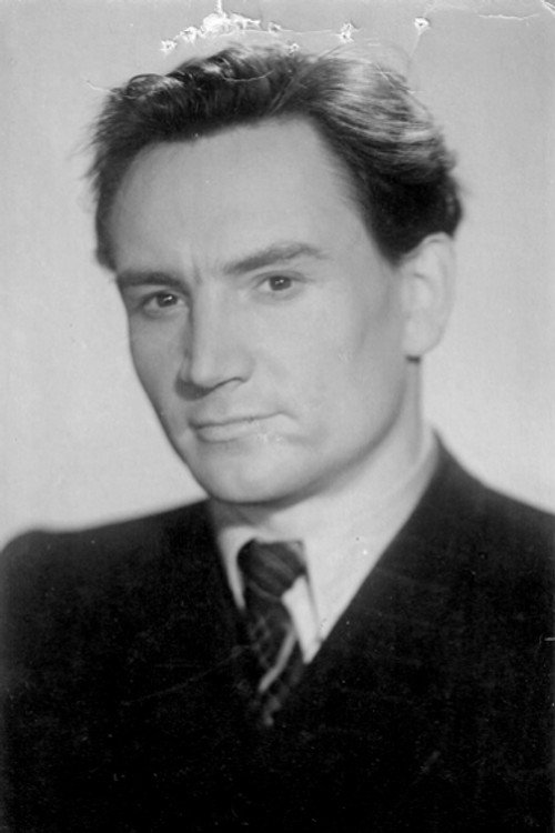 Игорь Безяев